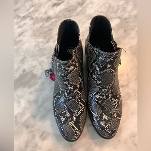 Sos animal print boots